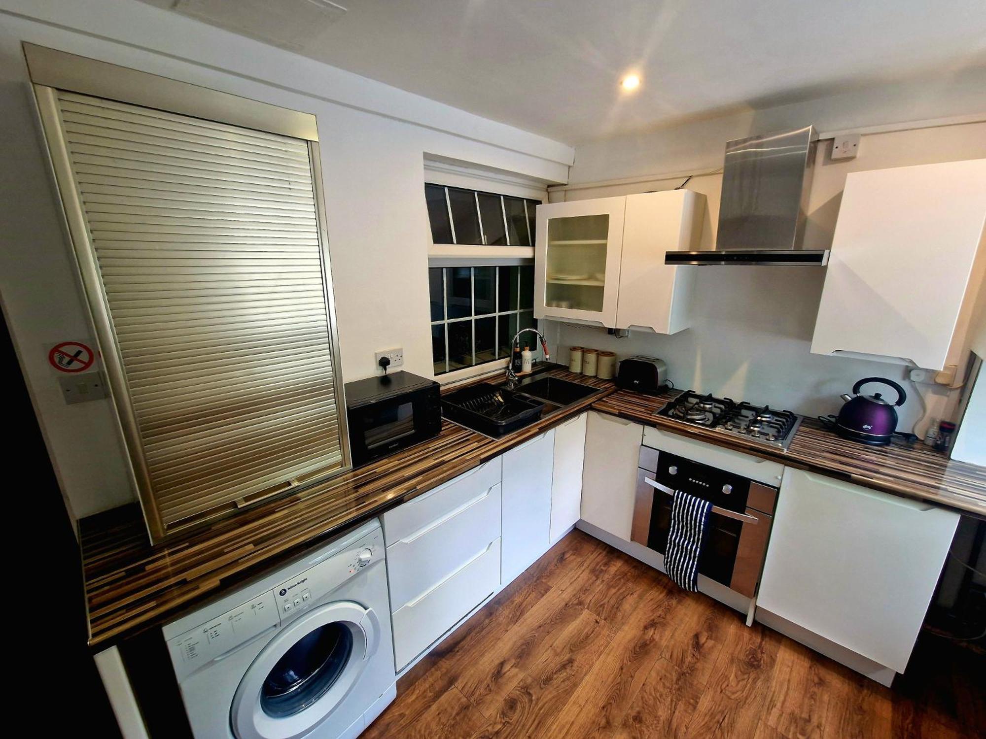 Private Courtyard Apartment In Bradford With Parking Shipley  Εξωτερικό φωτογραφία