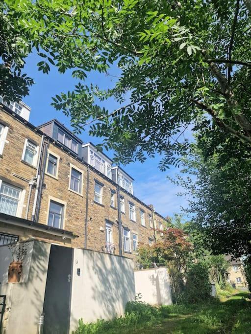 Private Courtyard Apartment In Bradford With Parking Shipley  Εξωτερικό φωτογραφία